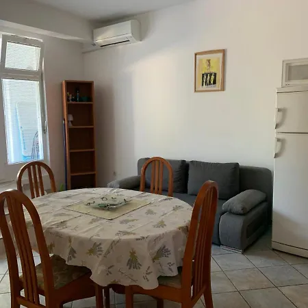 Apartman Auer * Pula