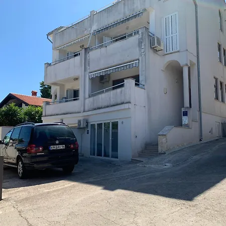 Apartman Auer *